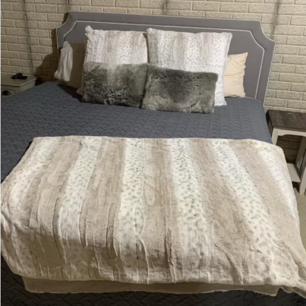 Modern minimalistic bedding